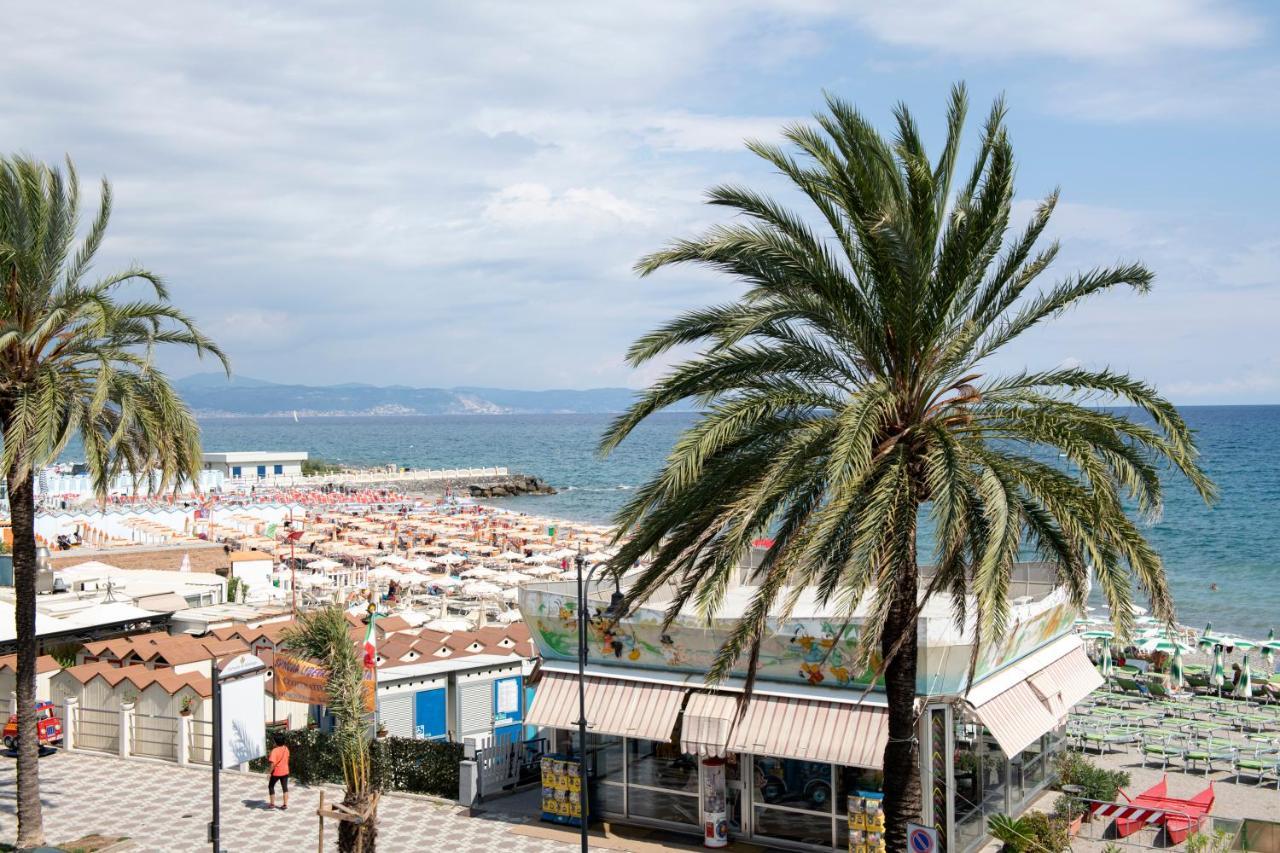 Albium Hotel Albenga Exteriér fotografie